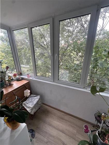 Apartament cu 3 camere decomandat, mobilat în Lipovei