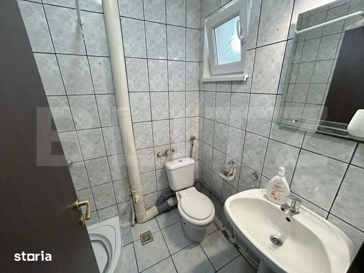 Apartament cu 4 camere decomandat în Cetate