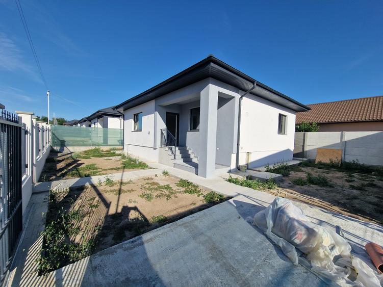 Casă individuală cu 3 camere cu Teren 268 Mp în Lumina