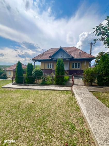 Casă cu 3 camere cu Teren 2200 Mp în Geaca
