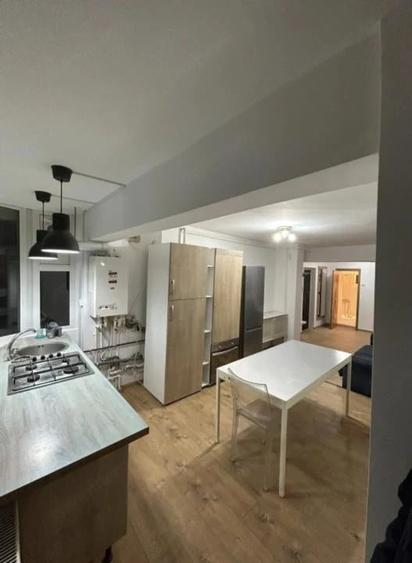 Apartament cu 3 camere decomandat în Tudor Vladimirescu