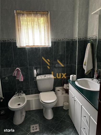 Casă cu 7 camere cu Teren 1800 Mp în Săsar