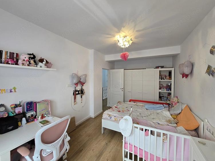Apartament cu 3 camere decomandat în Dumbrăvița