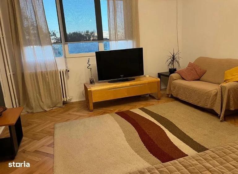 Apartament cu 3 camere decomandat în Titan