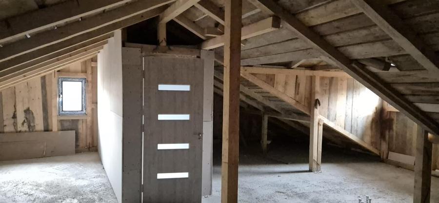 Casă cu 3 camere decomandat cu Teren 470 Mp în Ciurbești