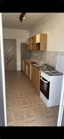 Apartament cu 2 camere semidecomandat, mobilat în Florești — fotografia 2