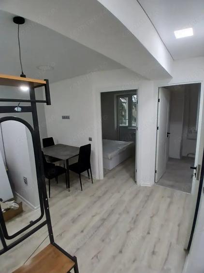 Garsonieră decomandată în 13 Septembrie