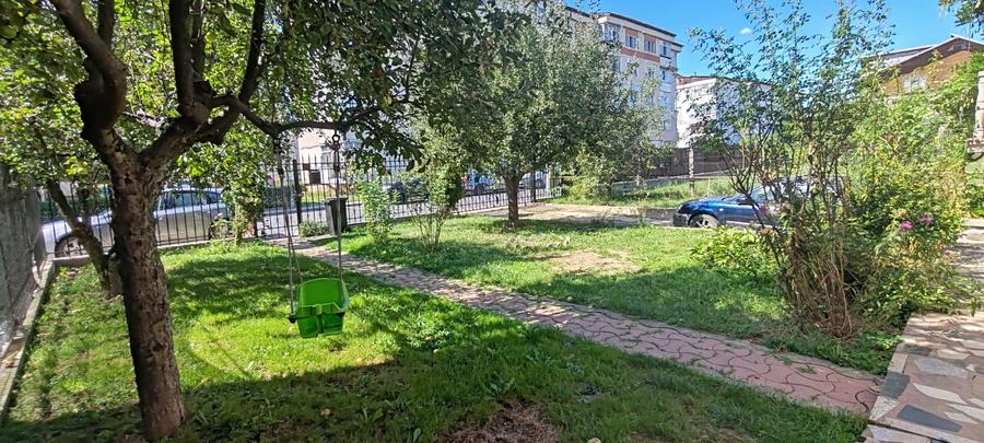 Casă individuală cu 5 camere cu Piscina în Curtea de Argeș