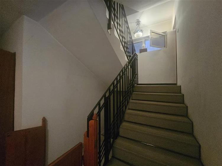 Casă individuală cu 6 camere cu Canalizare în Bucureștii Noi