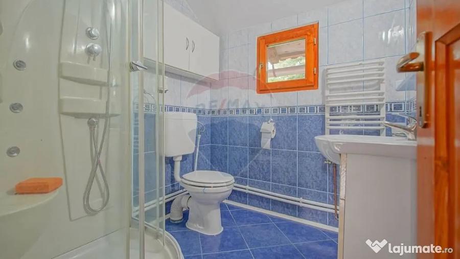 Casă cu 7 camere cu Teren 800 Mp în Purcăreni