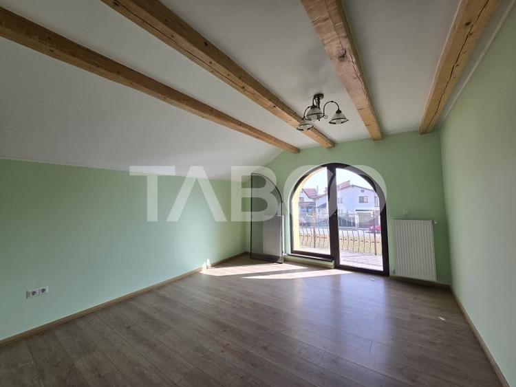 Duplex cu 5 camere cu Canalizare în Tineretului
