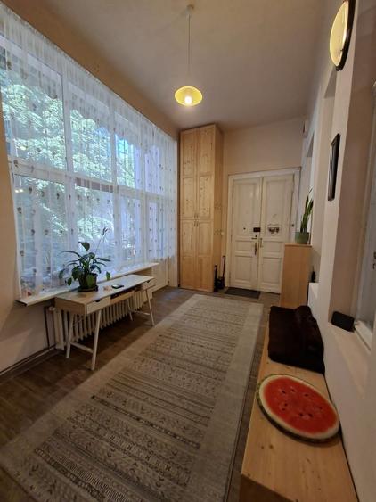 Apartament cu 4 camere circular, mobilat în P-ța Maria
