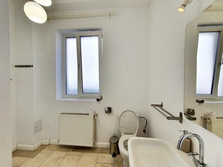 Casă cu 6 camere cu Garaj în Dorobanți