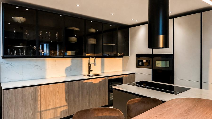 Penthouse cu 5 camere, mobilat în Barbu Văcărescu