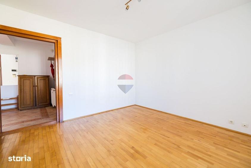 Casă cu 4 camere cu Teren 700 Mp în Bunloc