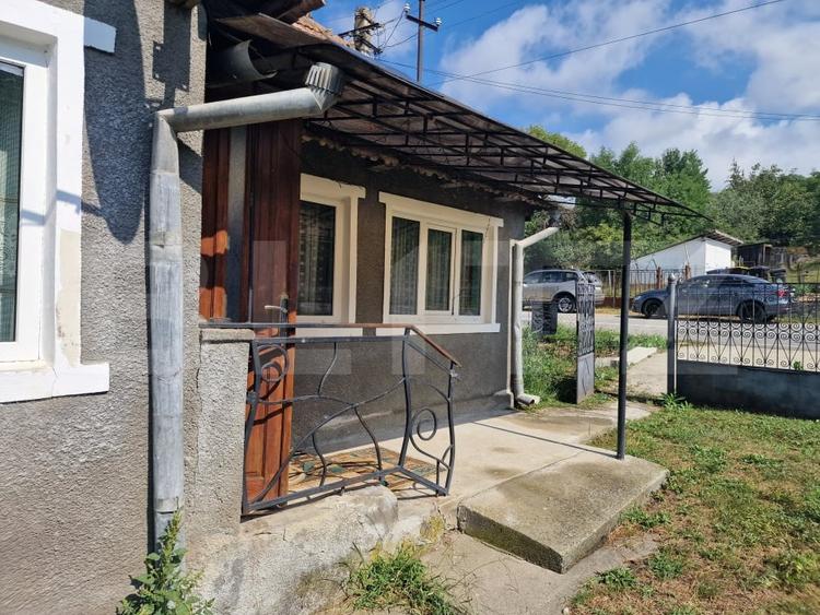 Casă individuală cu 2 camere cu Canalizare în Iclod