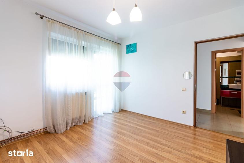 Casă cu 6 camere cu Teren 240 Mp în Corbeanca