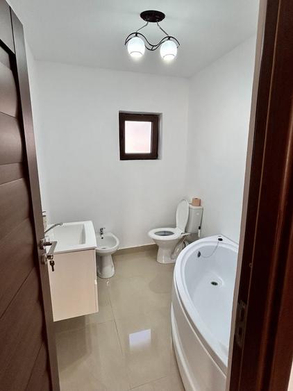 Casă cu 2 camere cu Teren 430 Mp în Central