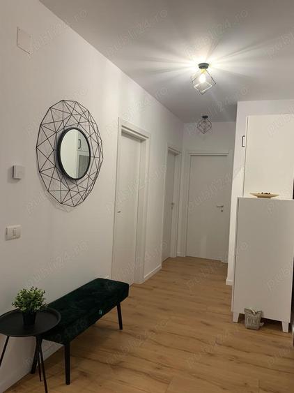 Apartament cu 2 camere decomandat în 1 Decembrie