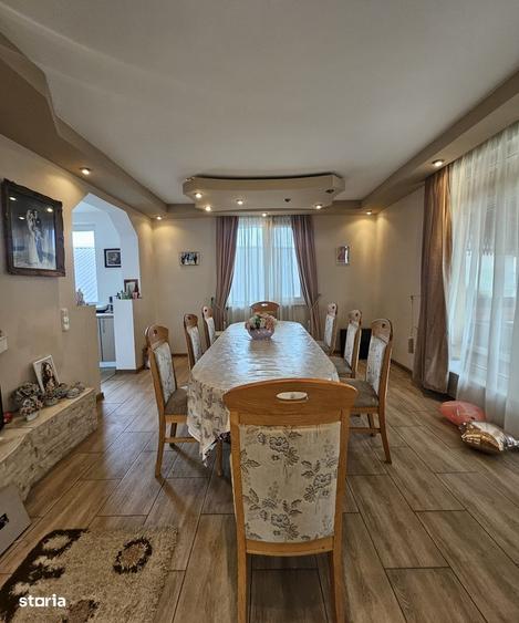 Casă cu 4 camere semidecomandat în Fughiu