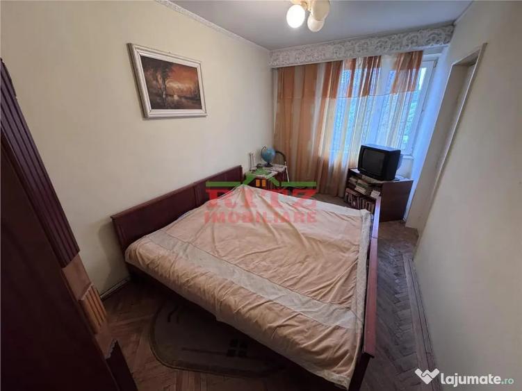 Apartament cu 3 camere decomandat în Zahana