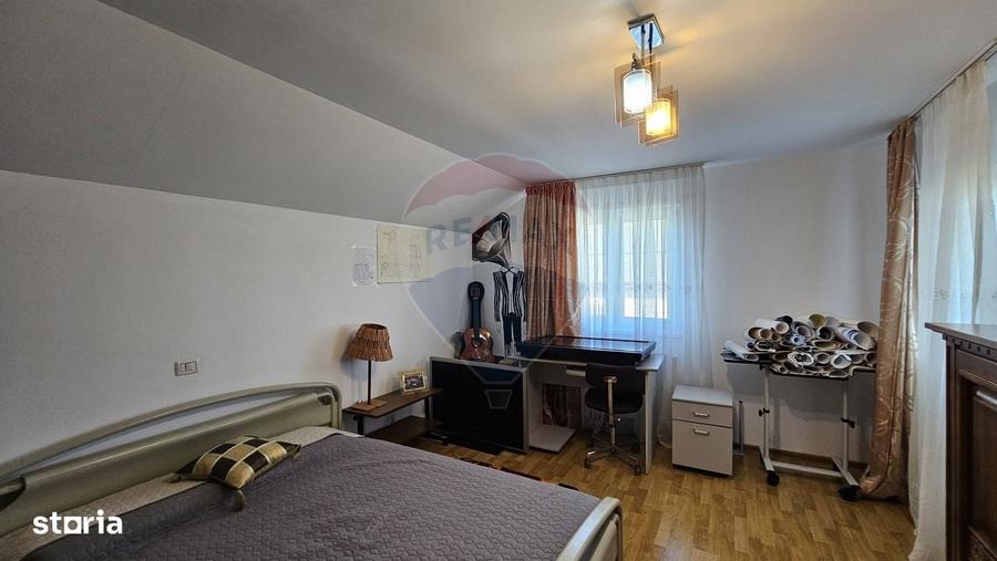 Casă cu 4 camere în Central