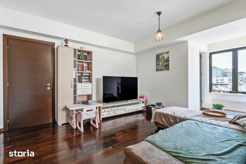 Apartament cu 3 camere semidecomandat, mobilat în Gara de Nord
