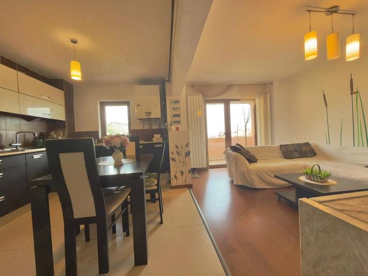 Apartament cu 4 camere decomandat în Răcădău