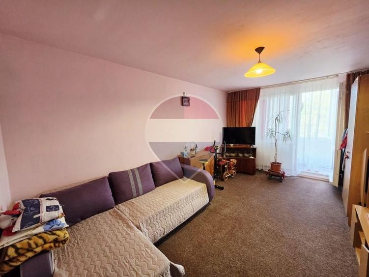 Apartament cu 2 camere decomandat, mobilat în Planete