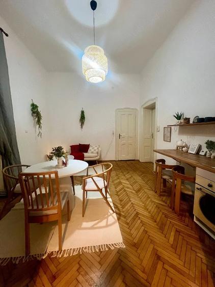 Apartament cu 3 camere decomandat în Central