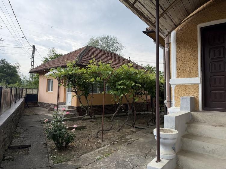 Casă cu 4 camere în Celei
