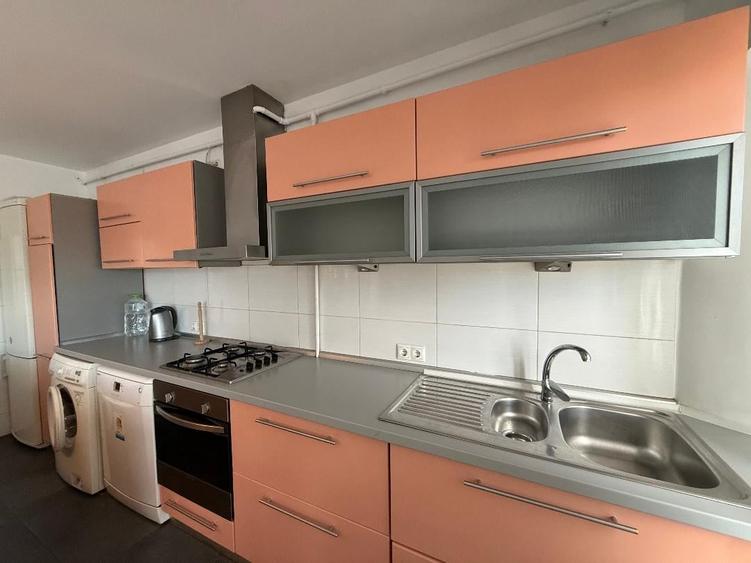 De inchiriat Apartament 3 camere cu scara interioara, zona Centru. - 5