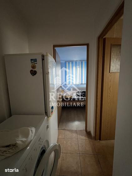 Apartament cu 2 camere decomandat, mobilat în Micro 4