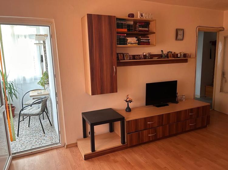 Inchiriez apartament 3 camere Marasesti - 2