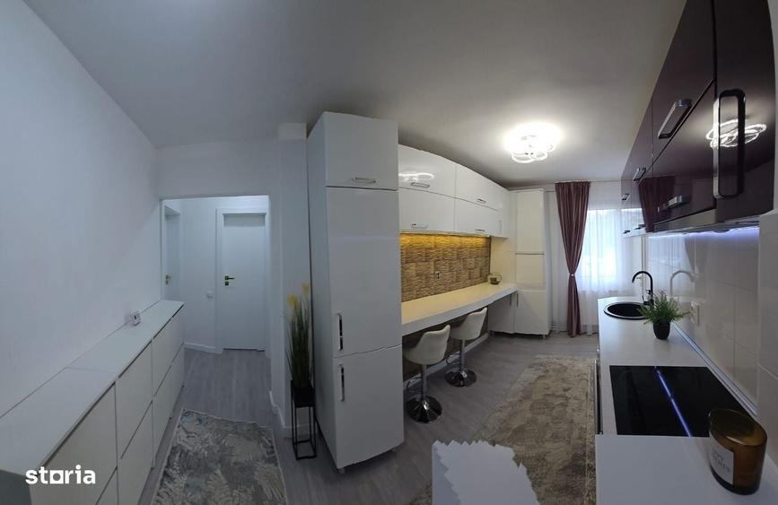 Apartament cu 3 camere decomandat în Vulcan