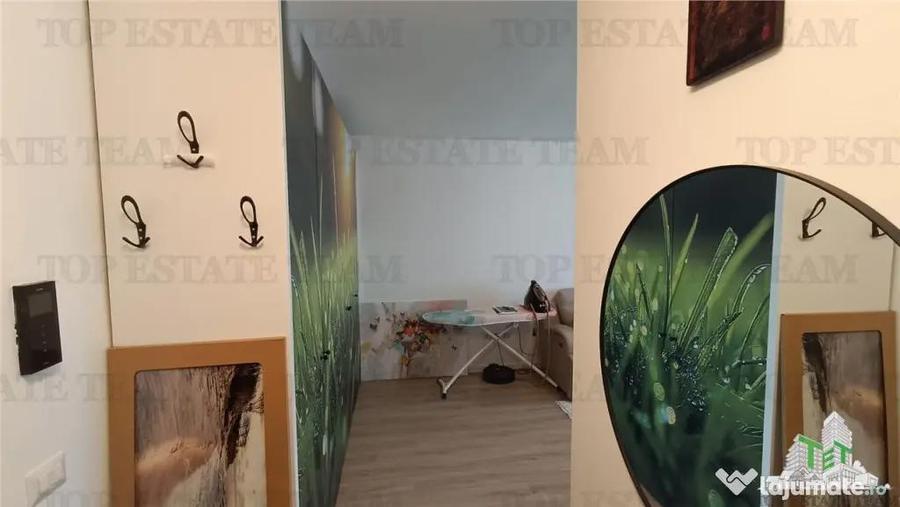 Apartament cu 2 camere semidecomandat, mobilat în Central