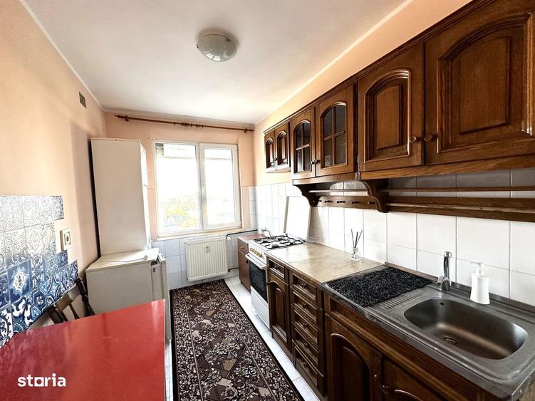 Apartament cu 2 camere semidecomandat, mobilat în Complex Studențesc
