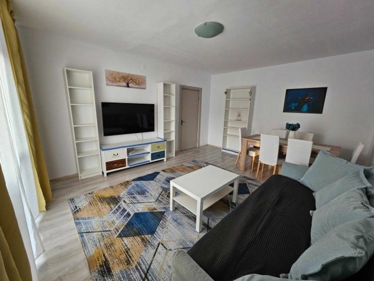 Apartament cu 3 camere decomandat în Decebal
