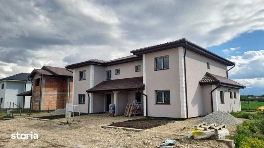 Casă cu 4 camere cu Teren 120 Mp în Șura Mică
