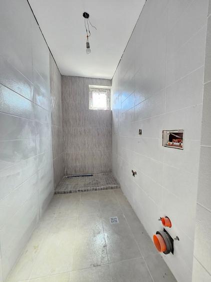Duplex cu 3 camere cu Canalizare în Exterior Sud