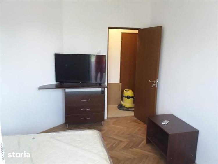 Apartament cu 3 camere decomandat, mobilat în Dacia