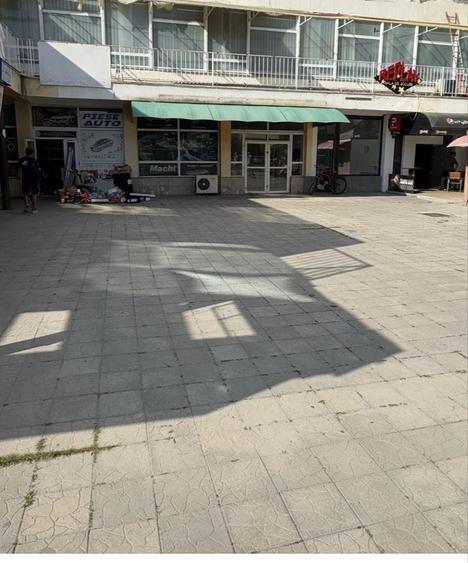 Spațiu comercial, de 80 mp, în Central