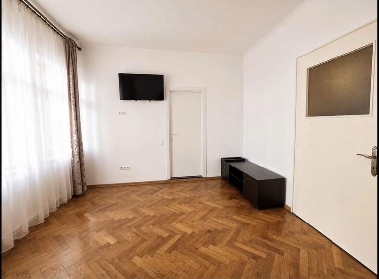 Apartament cu 2 camere decomandat în Ultracentral