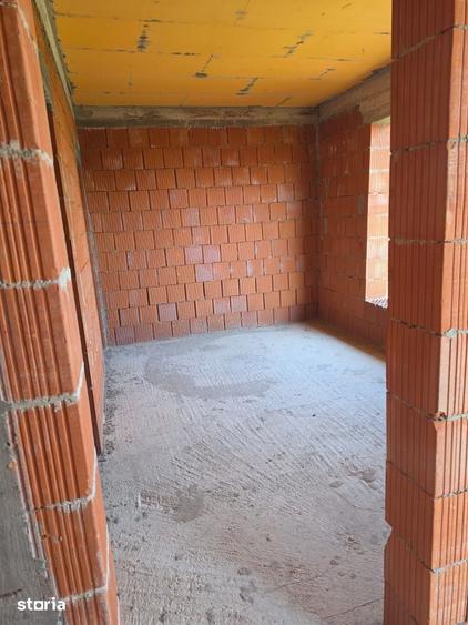 Casă cu 1 camere cu Teren 580 Mp în Oșorhei