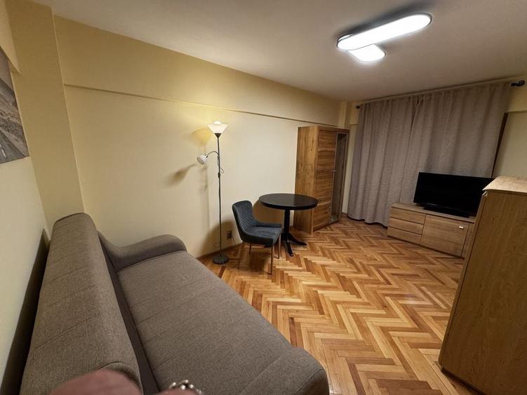 Garsonieră semidecomandată în Centrul Civic