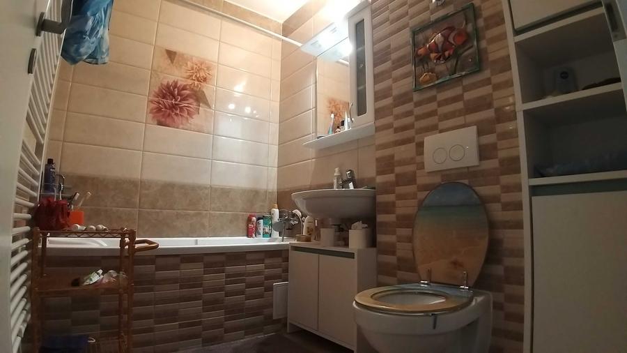 Apartament cu 2 camere decomandat în Noua