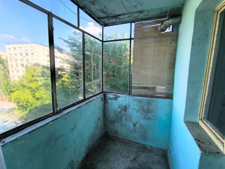 Apartament cu 3 camere în Berceni