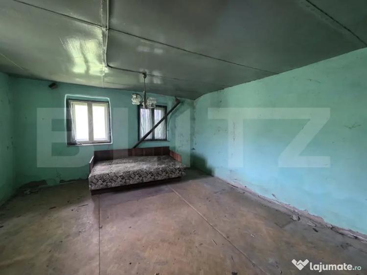 Casă cu 2 camere cu Teren 10807 Mp în Central