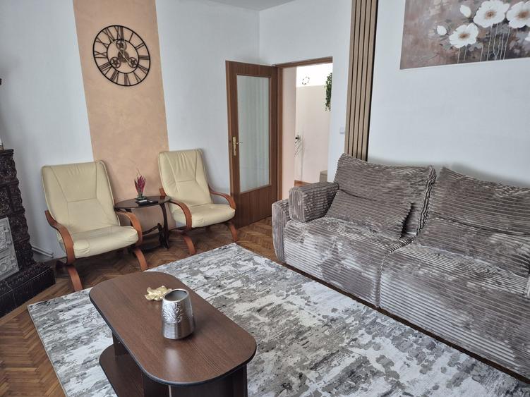 Casă cu 2 camere în Central