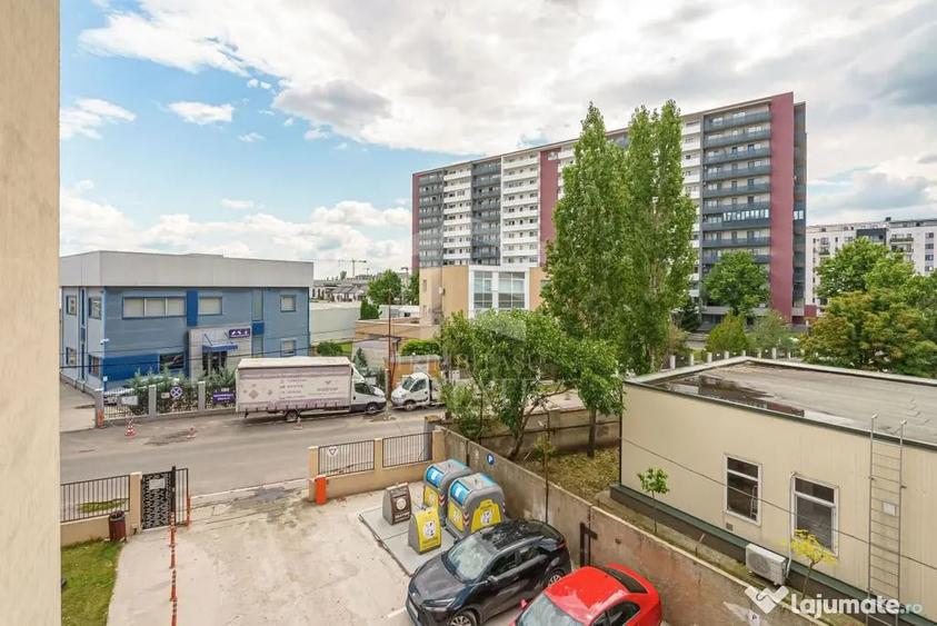 Apartament cu 3 camere decomandat în Titan